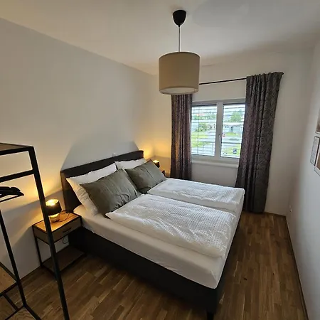 Im Zentrum Nahe Am Bahnhof Und Der Suedsteirischen Weinstrasse Leibnitz