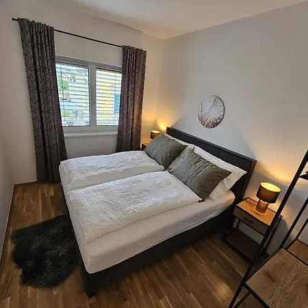 Im Zentrum Nahe Am Bahnhof Und Der Suedsteirischen Weinstrasse Apartment Leibnitz